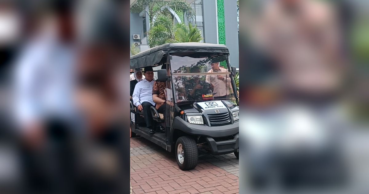Digadang Gabung TKN, Momen Khofifah Naik Mobil Golf Bersama Prabowo di Malang