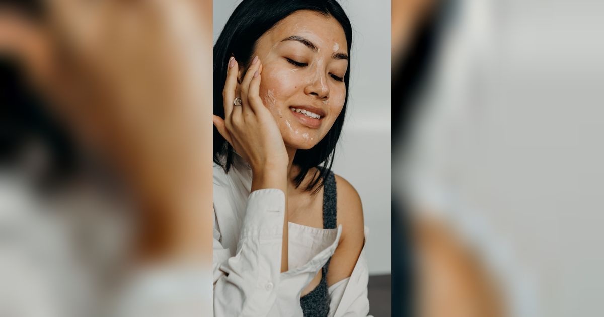 Cari Serum dan Pelembap dengan 3 Vitamin Ini, Bikin Kulit Jadi Glowing