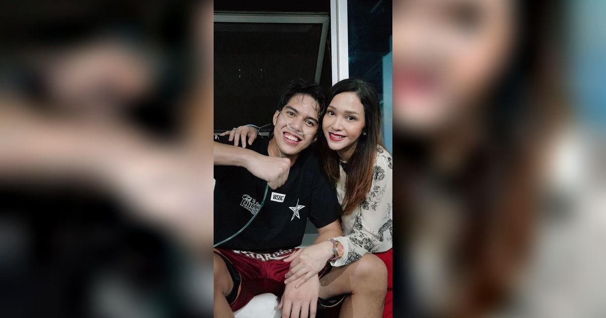 10 Adu Gaya Maia Estianty VS Mulan Jameela Kompak Dukung El Rumi Tanding Tinju