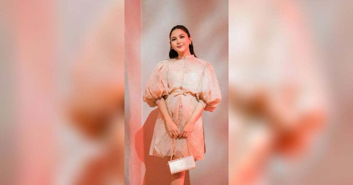 Potret Jessica Mila Ikut Fashion Show Saat Hamil 5 Bulan, Baby Bump-nya Semakin Terlihat!