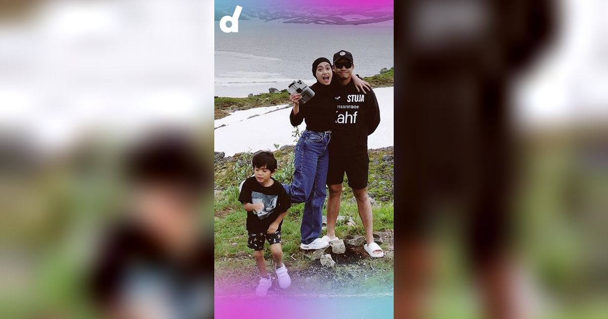 Momen Gemas Anak Ayudia Bing Slamet Jadi Guru Bahasa Inggris Buat Bapaknya