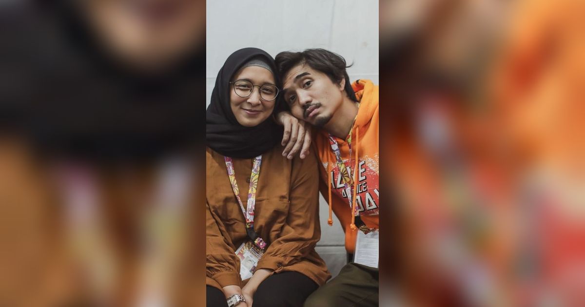 Santuy, Duta Sheila On 7 dan Istri Makan Bakmie Goreng Bareng Warga