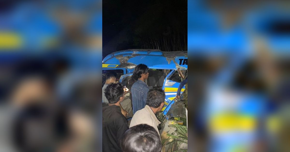 Kereta Probowangi Tabrak Minibus di Lumajang, 11 Orang Penumpang Tewas