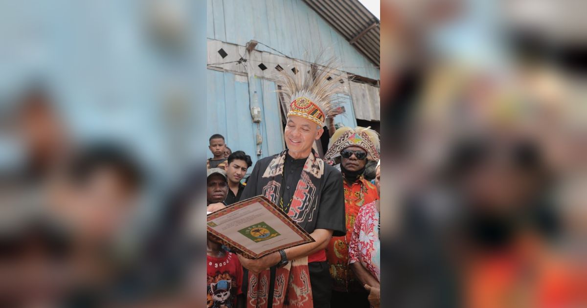 Momen Ganjar Menari Bersama Ribuan Masyarakat di Sorong Papua