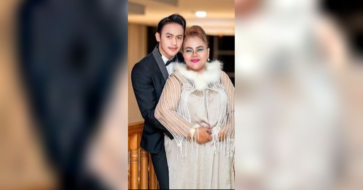 10 Adu Gaya Ely Sugigi Vs Ibunda Virgoun, Disebut Pawang Berondong, Siapa Lebih Keren?