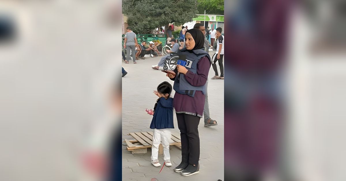 Viral Jurnalis Wanita Liput Serangan Israel di Jalur Gaza Sambil Jaga Anak