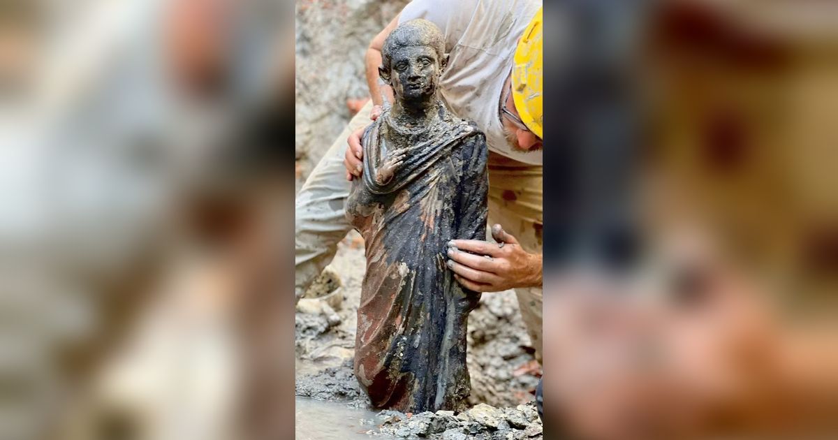 Terkubur dalam Kolam Air Panas Selama 2.300 Tahun, 24 Patung Perunggu Ditemukan Masih Utuh