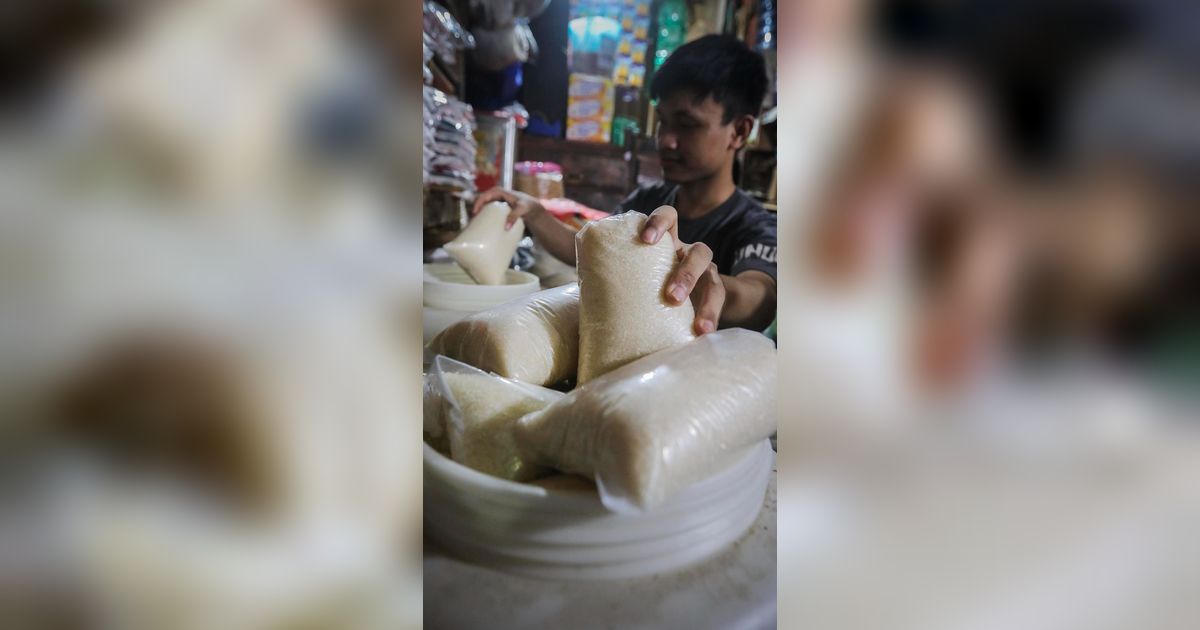 FOTO: Faktor Cuaca, Harga Gula di Jakarta Naik Jadi Rp18.000 per Kilogram