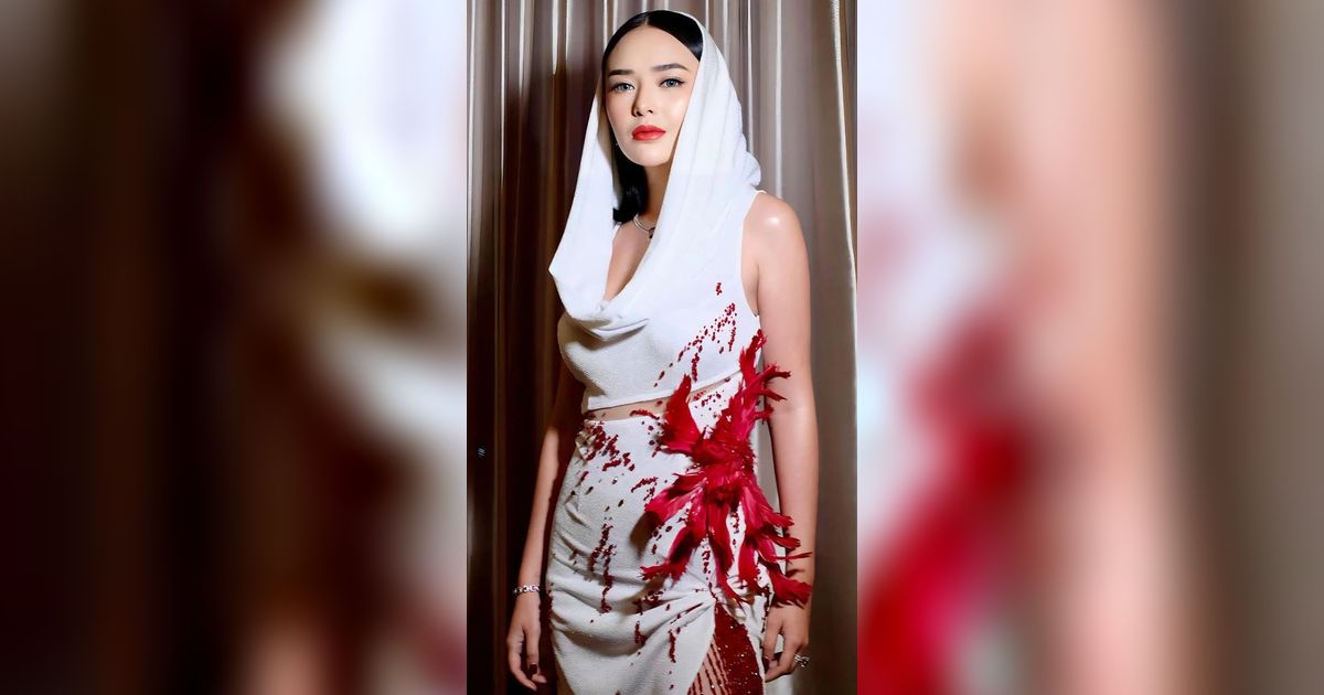 10 Adu Gaya Amanda Manopo VS Putri Anne, Siapa yang Lebih Hot?