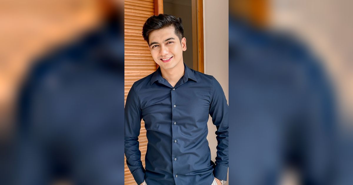 Potret Teuku Ryan Jalani Wisuda Tanpa dihadiri Ria Ricis