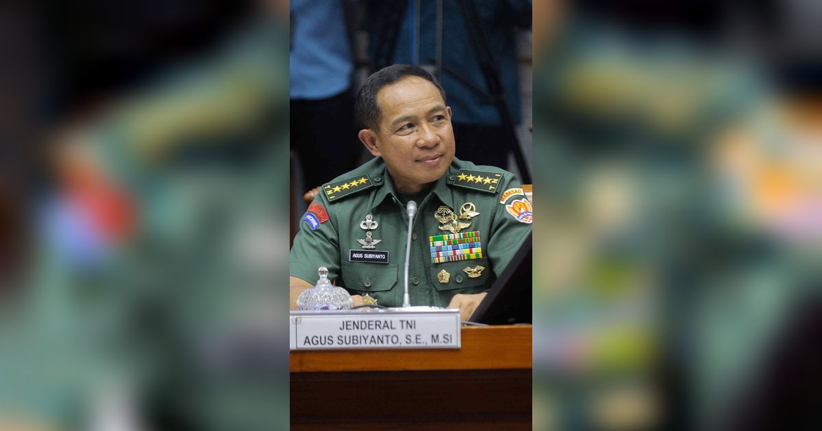 Jokowi Resmi Melantik Jenderal Agus Subiyanto Jadi Panglima TNI