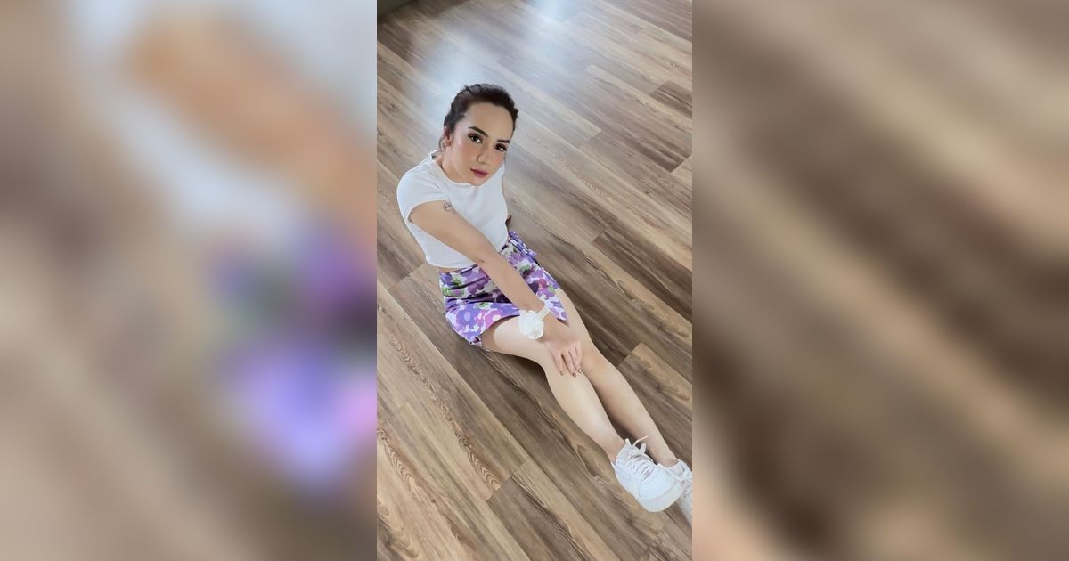 Diminta Live Bareng Pacar Baru, Putri Anne Emosi: Gue Setia Sama Suami