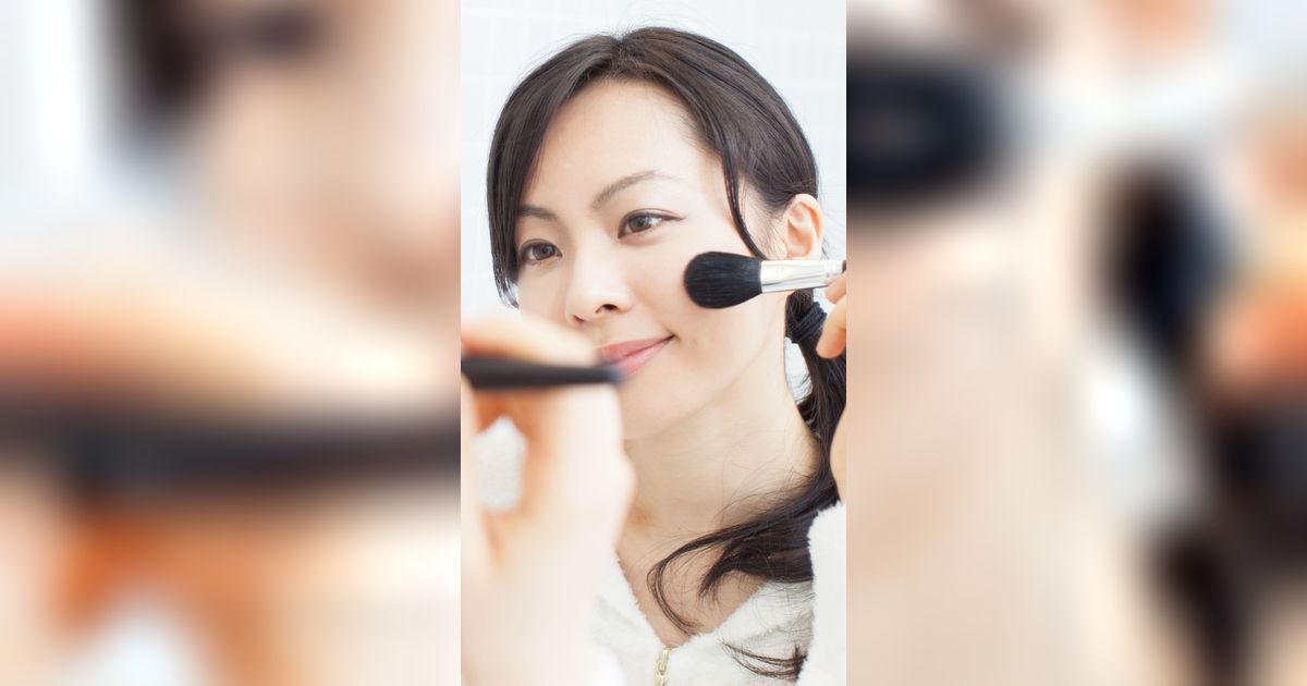 Coba Tren '242 Makeup Rules', Hasilnya Riasan Flawless Sepanjang Hari