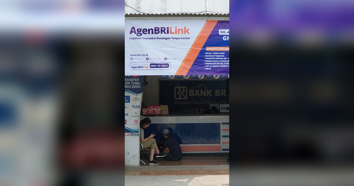 FOTO: Cerita Agen BRILink Jadi Jembatan Transaksi Perbankan Bagi Masyarakat di Muara Gembong Bekasi