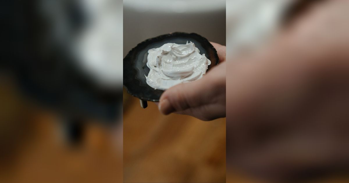 Viral Penemuan Krim Wajah Berusia 2000 Tahun, Arkeolog Nyaris Pingsan Saat Membukanya