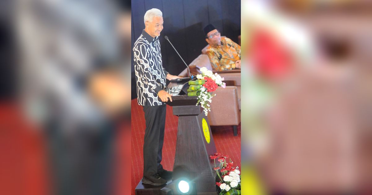 FOTO: Ganjar-Mahfud Hadiri Dialog Terbuka di UMJ: Bicara Kemiskinan hingga Konflik Papua