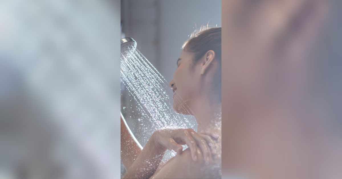 Mandi Air Dingin Bisa Bikin Tidur Lebih Berkualitas