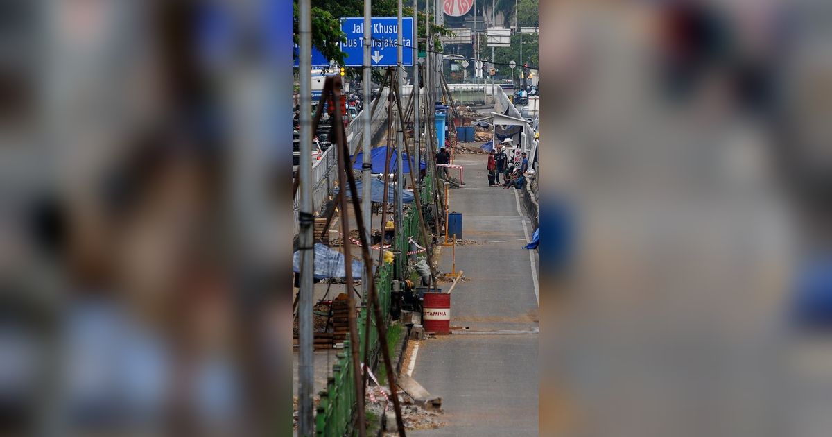 FOTO: Memantau Progres LRT Phase 1B Velodrome-Manggarai yang Menelan Dana Rp5,5 Triliun