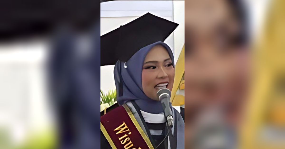 Viral! Mahasiswi Berprestasi di Madura Ungkapkan Cinta ke Dosennya Saat Wisuda, Sempat Umumkan Tanggal Pernikahannya Juga