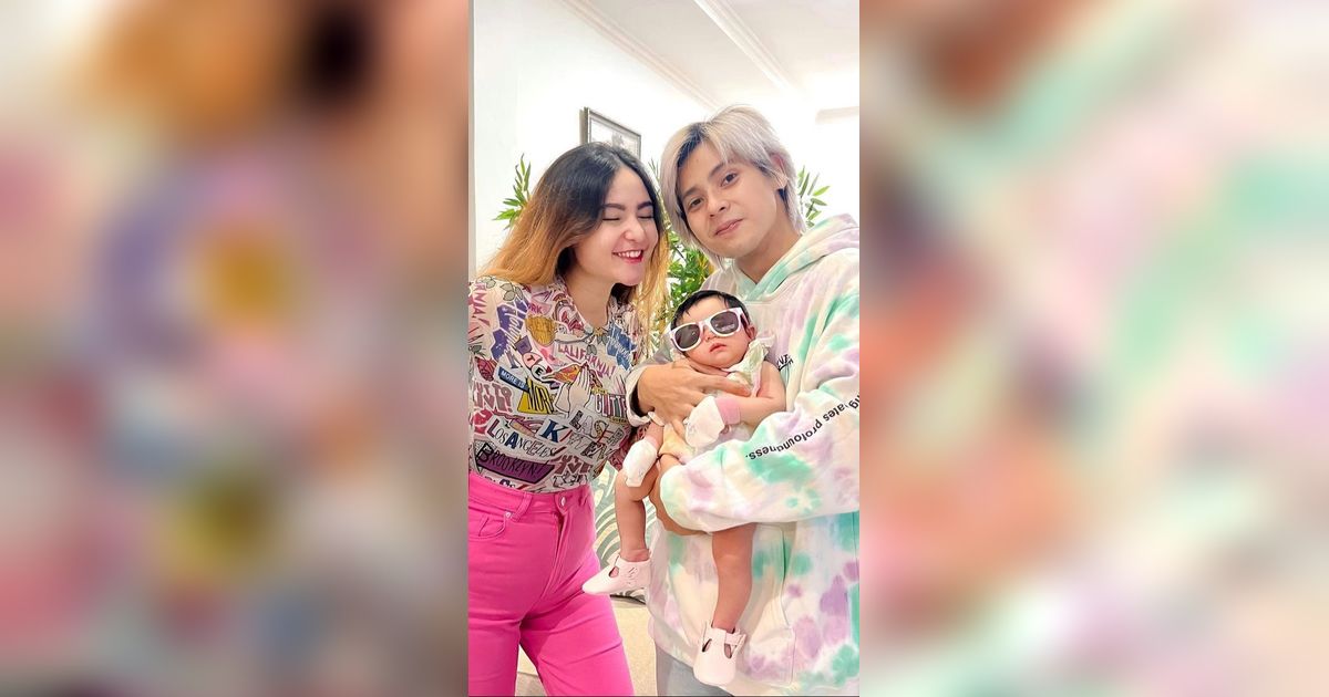 Potret Bahagia Arnold Leonard dan Moniq Crasivaya Momong Si Gemas Baby Eshal