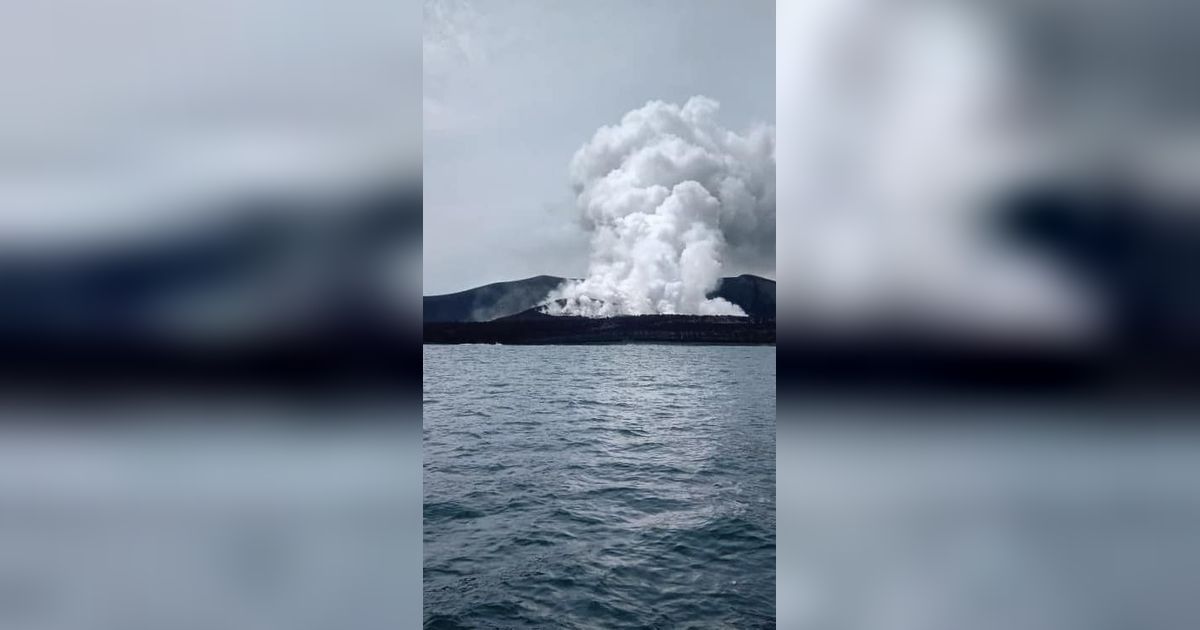 Gunung Anak Krakatau Erupsi Setinggi 1.000 Meter, Warga Diminta Tak Mendekati Radius Lima Kilometer