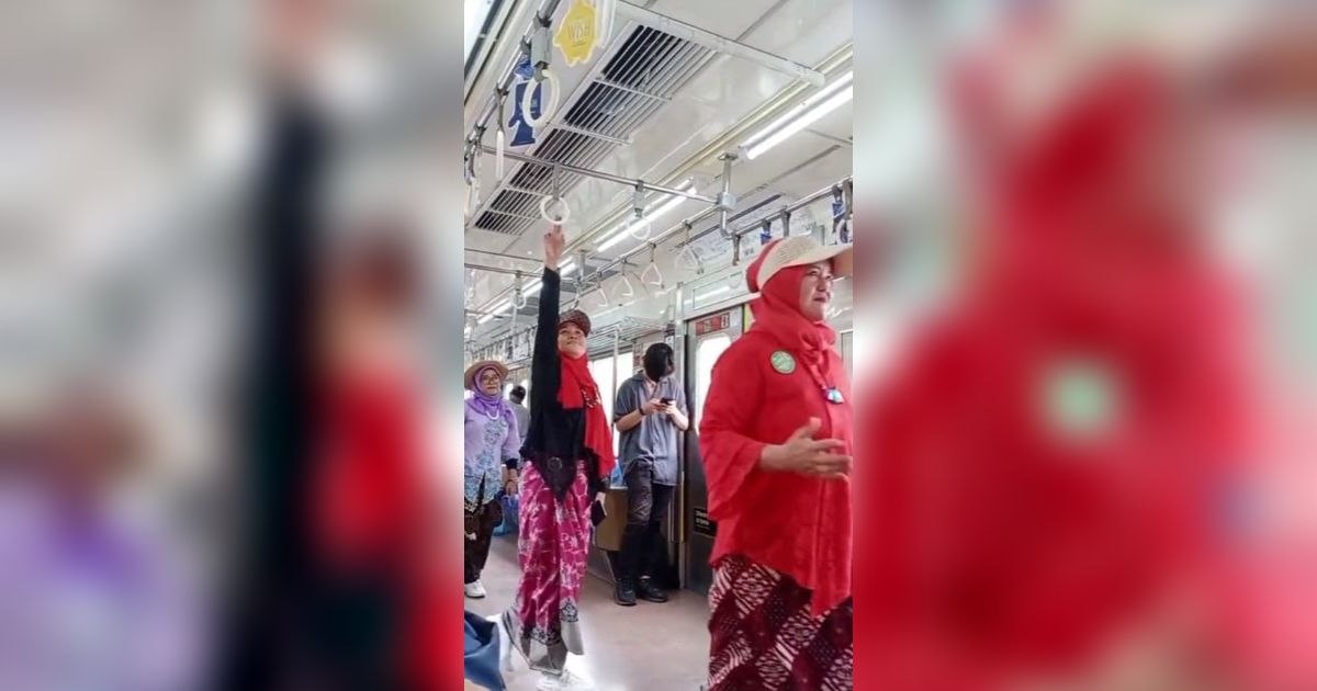 Viral Aksi Emak-Emak Fashion Show di KRL, Tampil Memukau dengan Kebaya Warna-warni