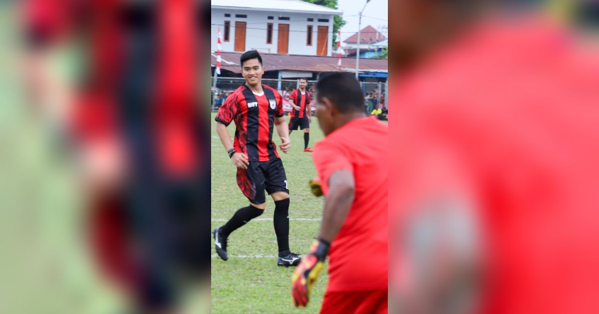 Potret Kaesang Main Bola Bareng Jagoan Persipura hingga Kepincut Berinvestasi