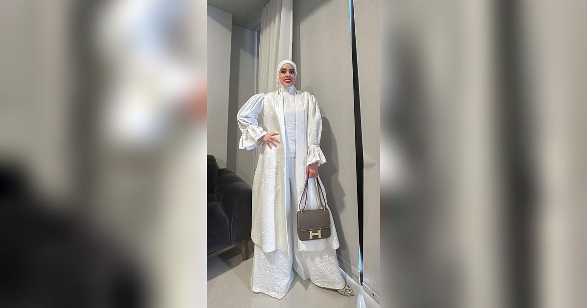 Pesona Gaya White on White yang Memikat ala Fairuz A Rafiq