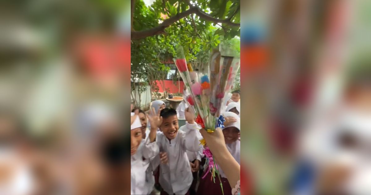 Aksi Siswa SD Beri Kejutan untuk Gurunya di Momen Hari Guru Ini Viral, Bikin Gemas Warganet