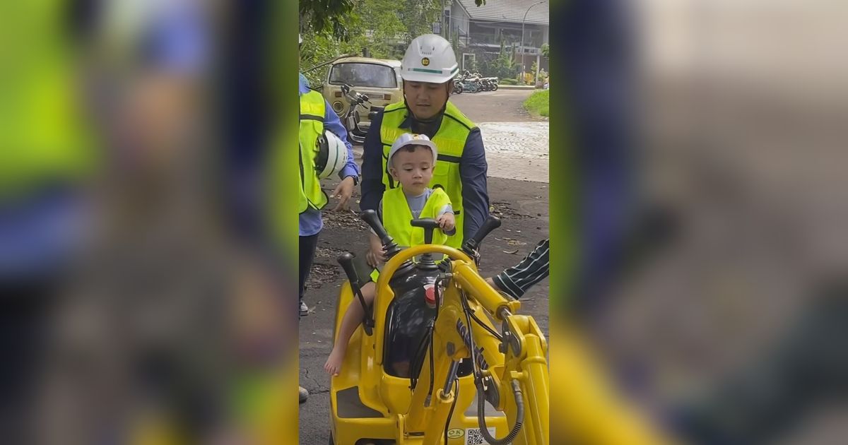 Potret Rayyanza Dapat Kejutan Ultah Buldozer di 'Istana' Megahnya, Awalnya Senang tapi Pas Naik Malah Nangis