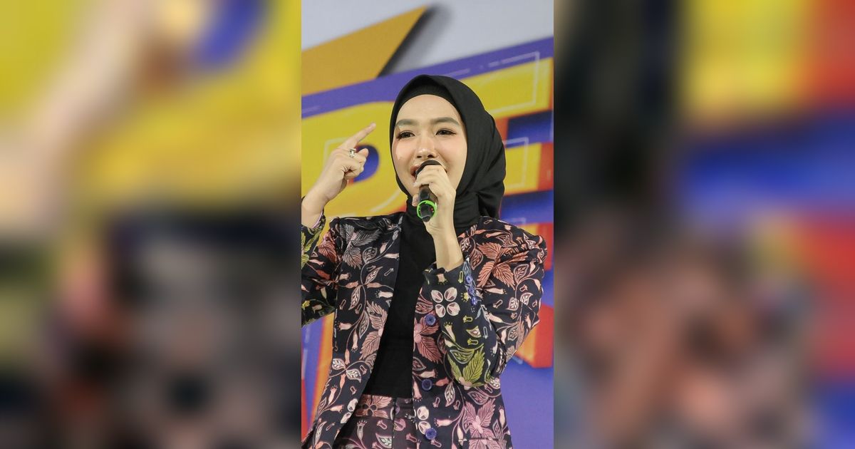 Open Mic: Lucu dan Romantis Kisah Cinta Istri Bupati Taliabu, Zahra Yolanda