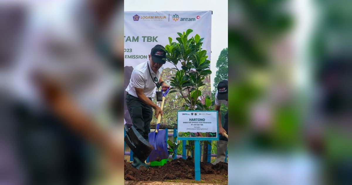 ANTAM Tanam 2000 Pohon di Sisi Kanal Banjir Timur Guna Lestarikan Lingkungan