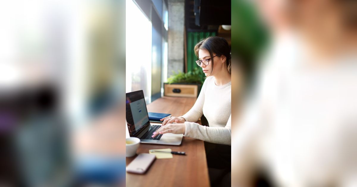 Daftar 10 Pekerjaan WFH yang Gajinya Miliaran