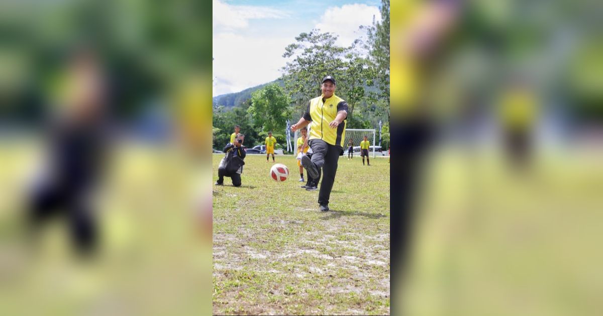 Kunjungi Tapanuli Utara, Menpora Resmikan Sekolah Sepak Bola HKBP