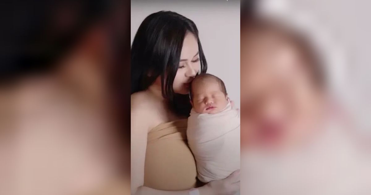 10 Potret Wajah Anak Denise Chariesta yang Baru Terungkap, Mirip Ayahnya?