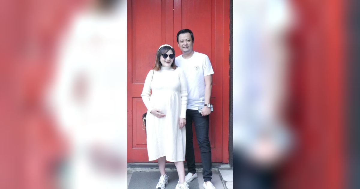 Mesra dengan Suami, Potret Terbaru Kiki Amalia Pamer Baby Bump, Netizen 'Secakep Apa ya Bayinya Nanti'