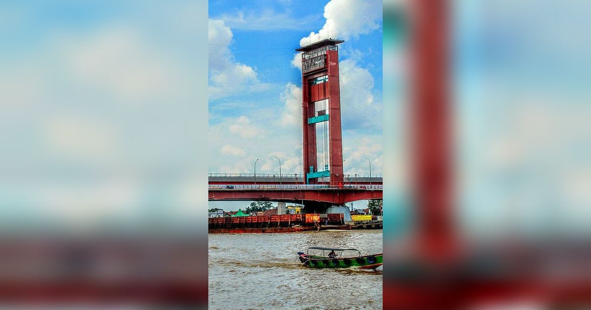 Sopir Bus Dirampok saat Bawa Wisatawan Swafoto di Jembatan Ampera, Uang Rp1,5 Juta Raib