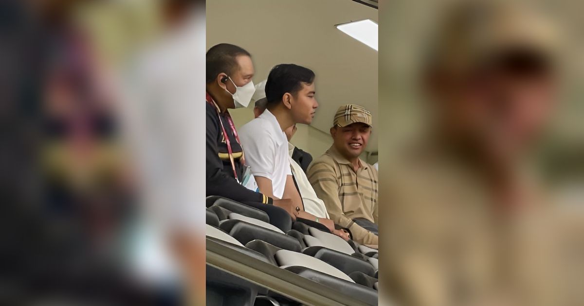 Hari Pertama Kampanye, Gibran Malah Nonton Piala Dunia U-17 Bareng Jan Ethes