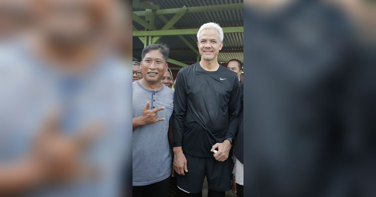 Ganjar Makan Bubur Sambil Ngobrol dengan Anak-Anak di Merauke, Janji Bangun SDM Unggul