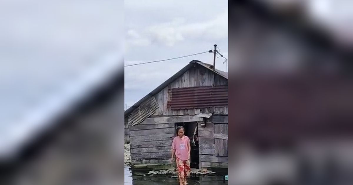 Viral Rumah di Tengah Genangan Air Penuh Sampah, Bikin Sedih