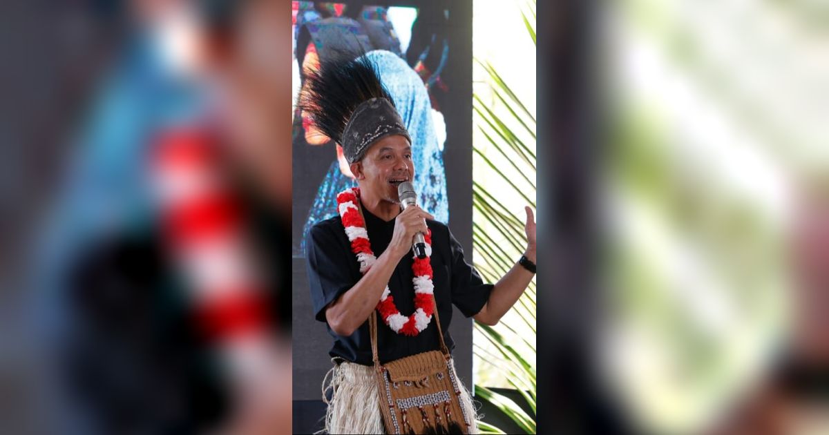 VIDEO: Pertemuan Spesial Ganjar dengan Uskup Agung Merauke, Diberi Buku 'Mencintai Papua'