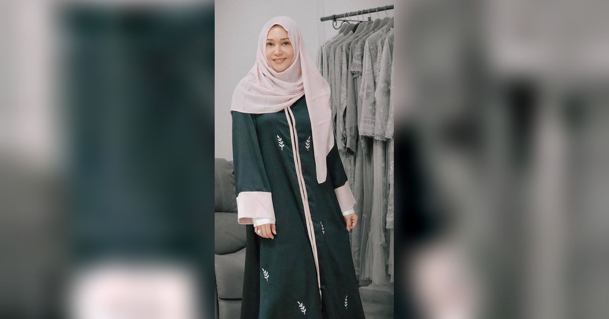 Makin Cantik dan Awet Muda di Usia 47 Tahun, 8 Foto Maia Estianty Saat Hijab Ketika Umrah