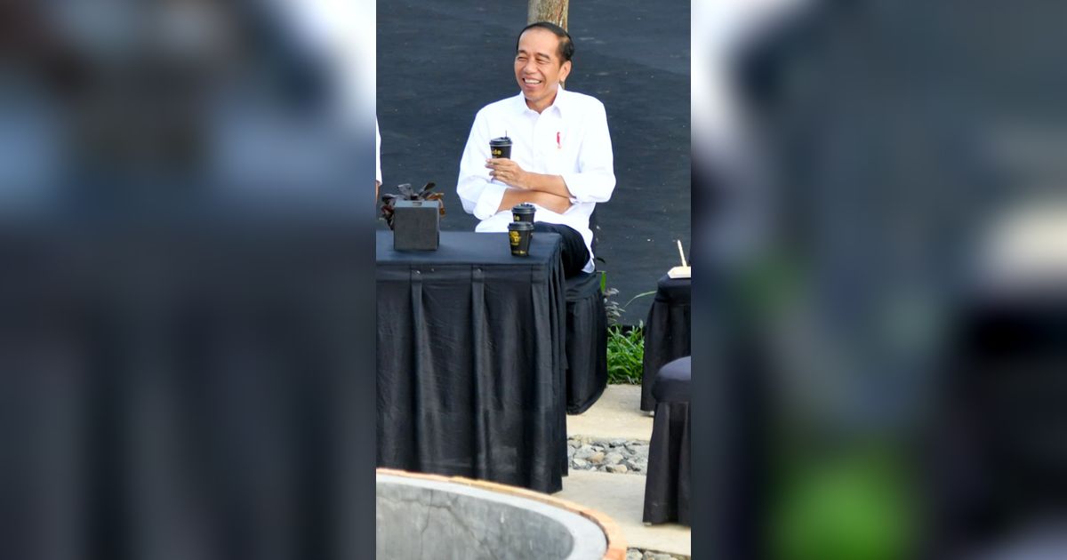 Jokowi Nikmati Teh Hangat Bersama Erick Thohir hingga Ridwan Kamil di IKN