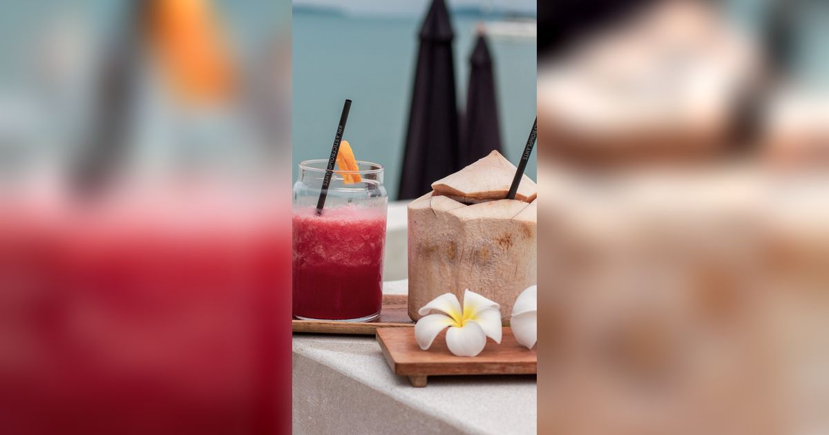 Air Kelapa VS Jus Buah, Mana yang Lebih Sehat?
