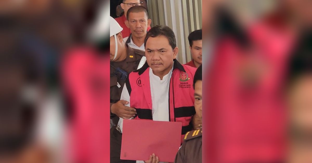 VIDEO: Achsanul Qosasi Tersangka Kasus BTS, Kejagung Sebut Diduga Terima Rp40 Miliar