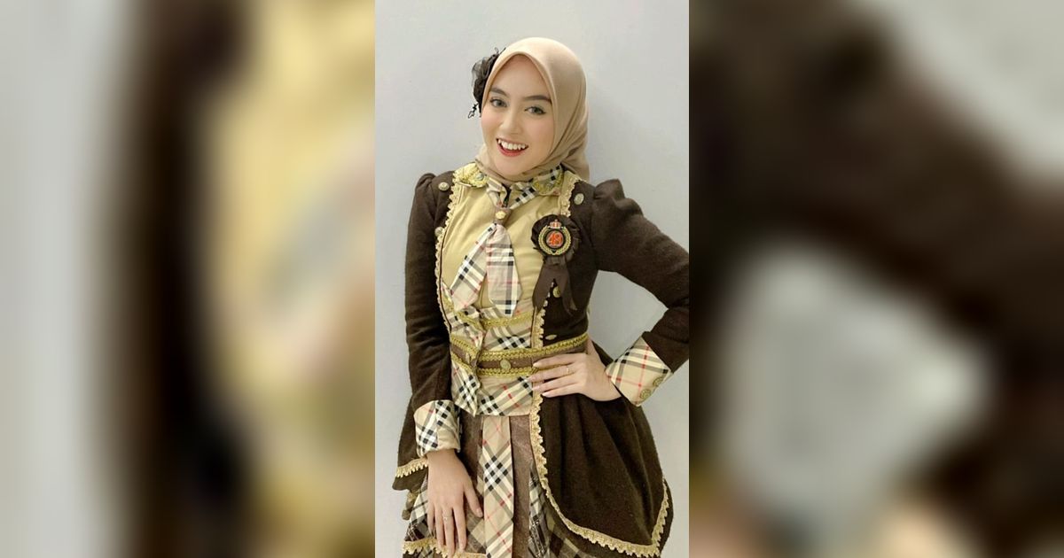 Sering Disebut Mirip! Potret Adu Penampilan Nabilah Ayu VS Sisca Saras