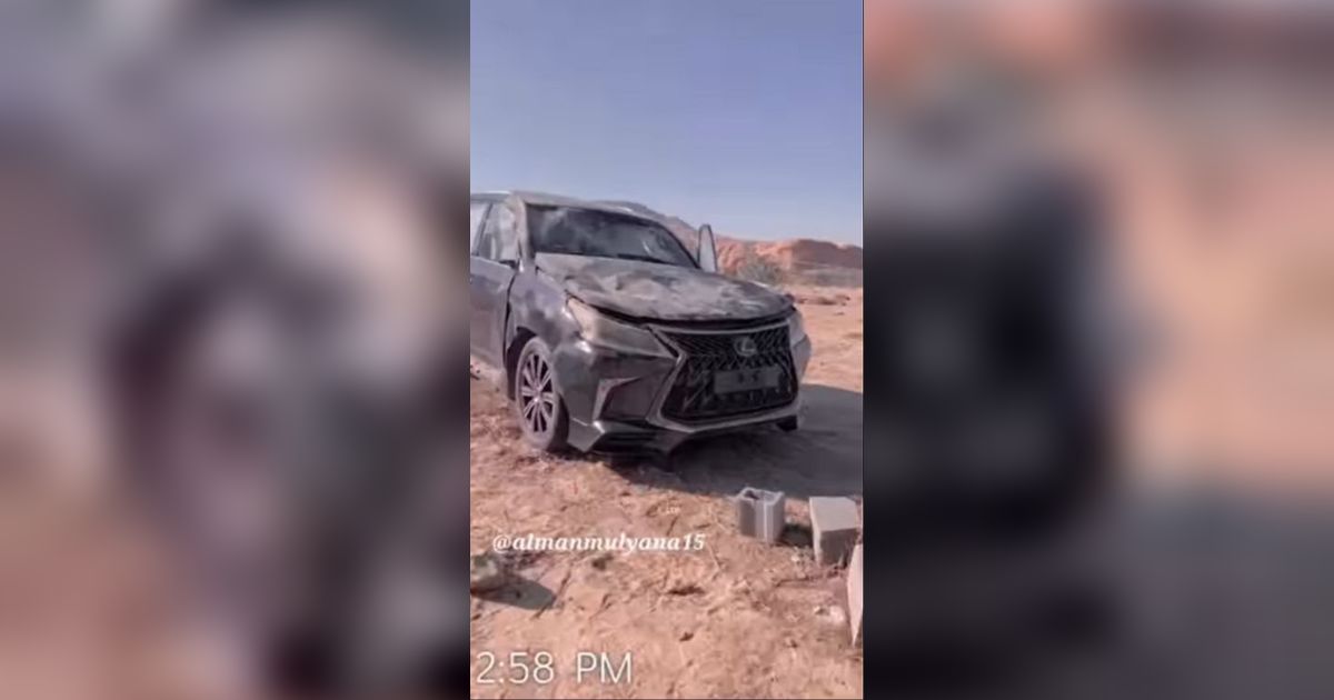 Potret Sampah Mobil Mewah di Mekah, Lexus Rp3 Miliar Dibuang di Padang Pasir