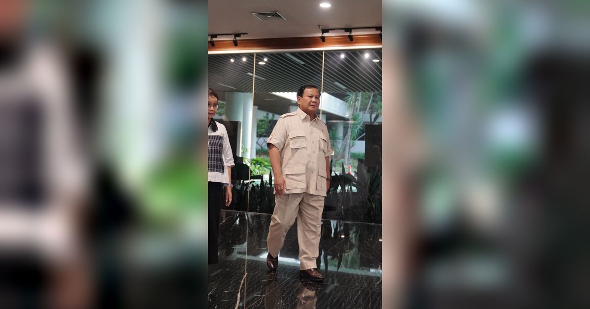 Gerindra Balas Pantun Hasto PDIP: Prabowo Mempesona, Difitnah Senyumin Saja