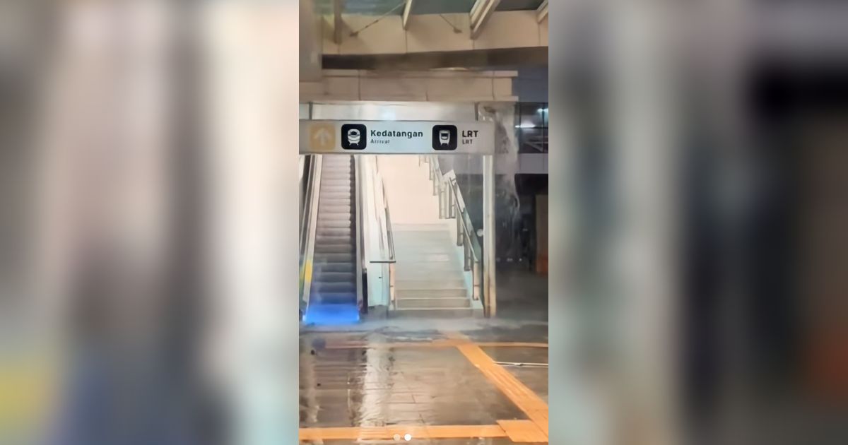 Kondisi Atap Stasiun Kereta Cepat Whoosh Setelah Bocor Paska Hujan Besar di Jakarta