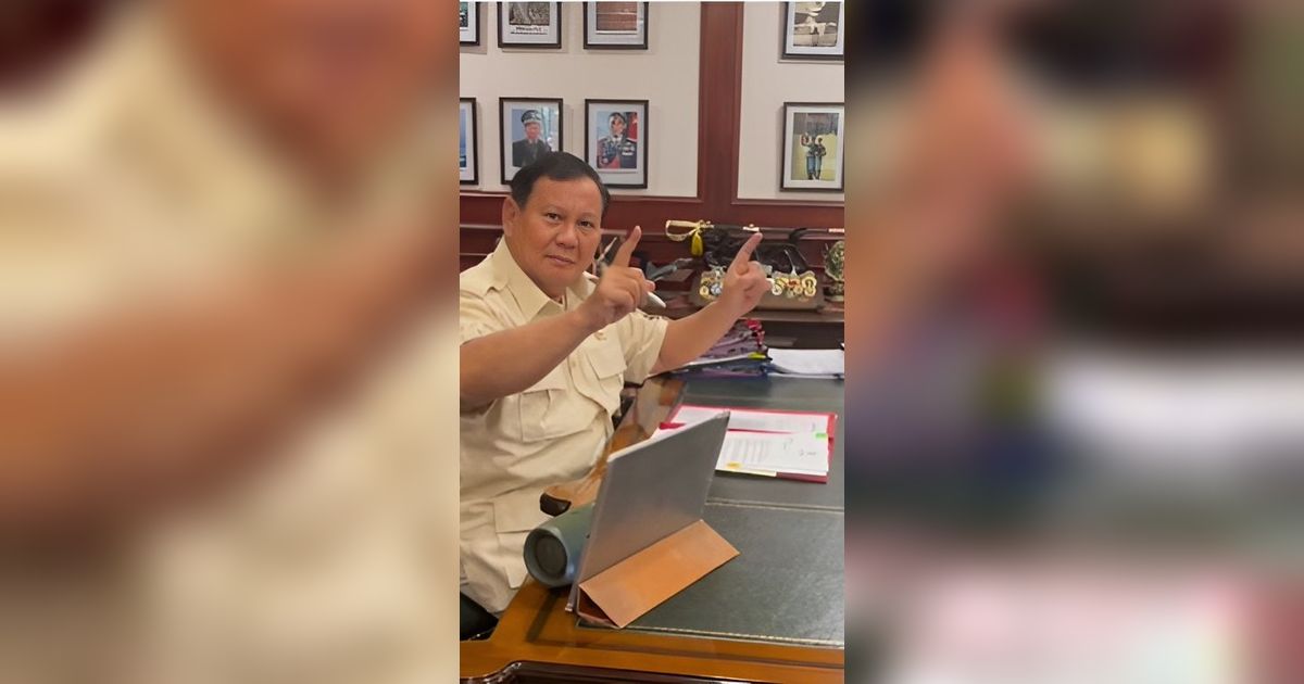 Momen Prabowo Joget Gemoy Dengar Lagu Dewa